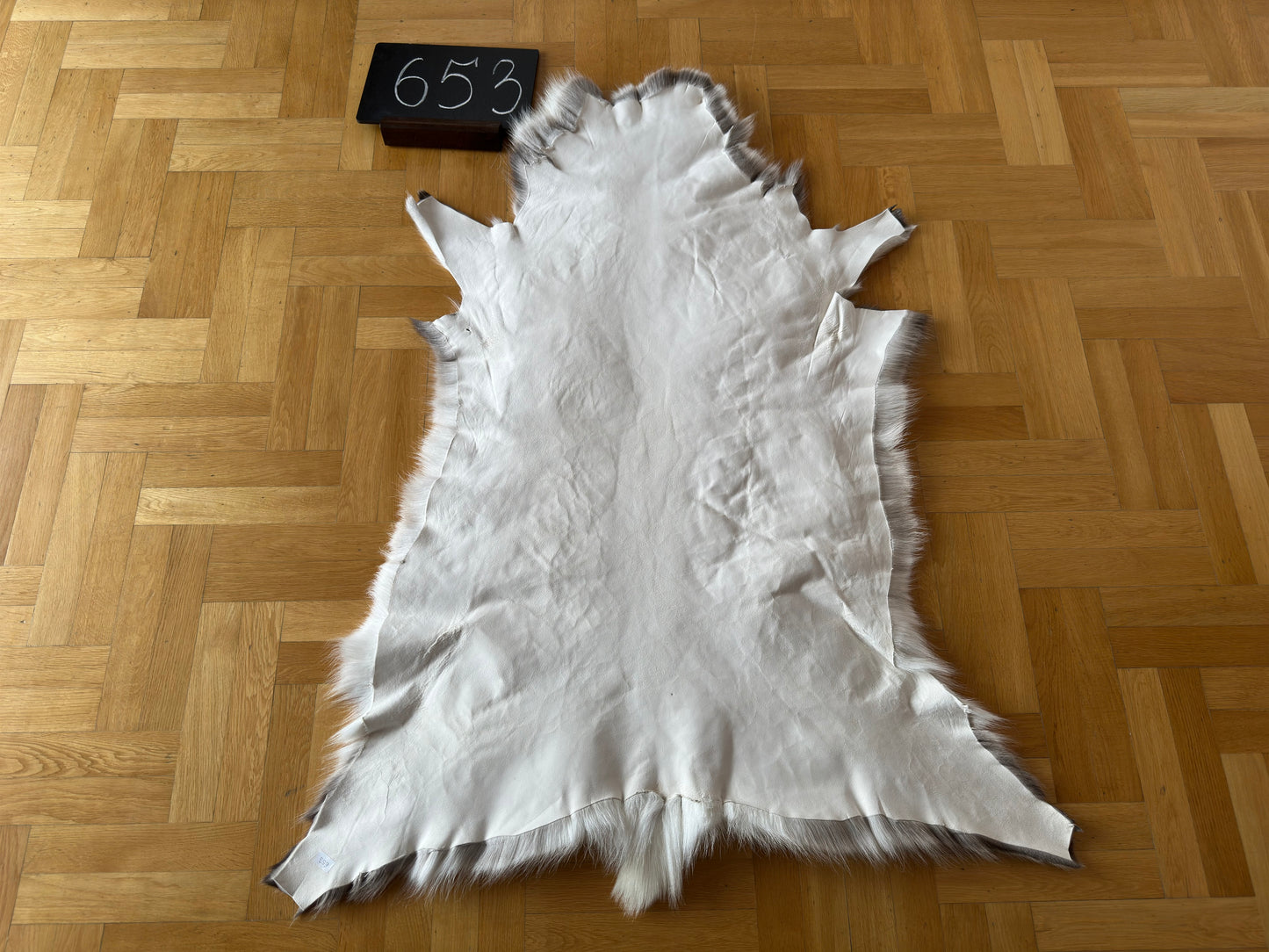 Reindeer Hide Exclusive Unique Giant Size 140 x 107 cm Reindeer Skin #653