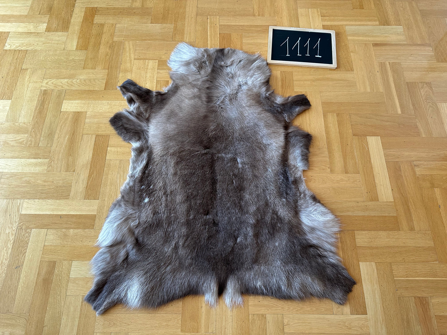 Luxurious Reindeer Hide Unique B Grade 112 x 100 cm Reindeer Skin #1111