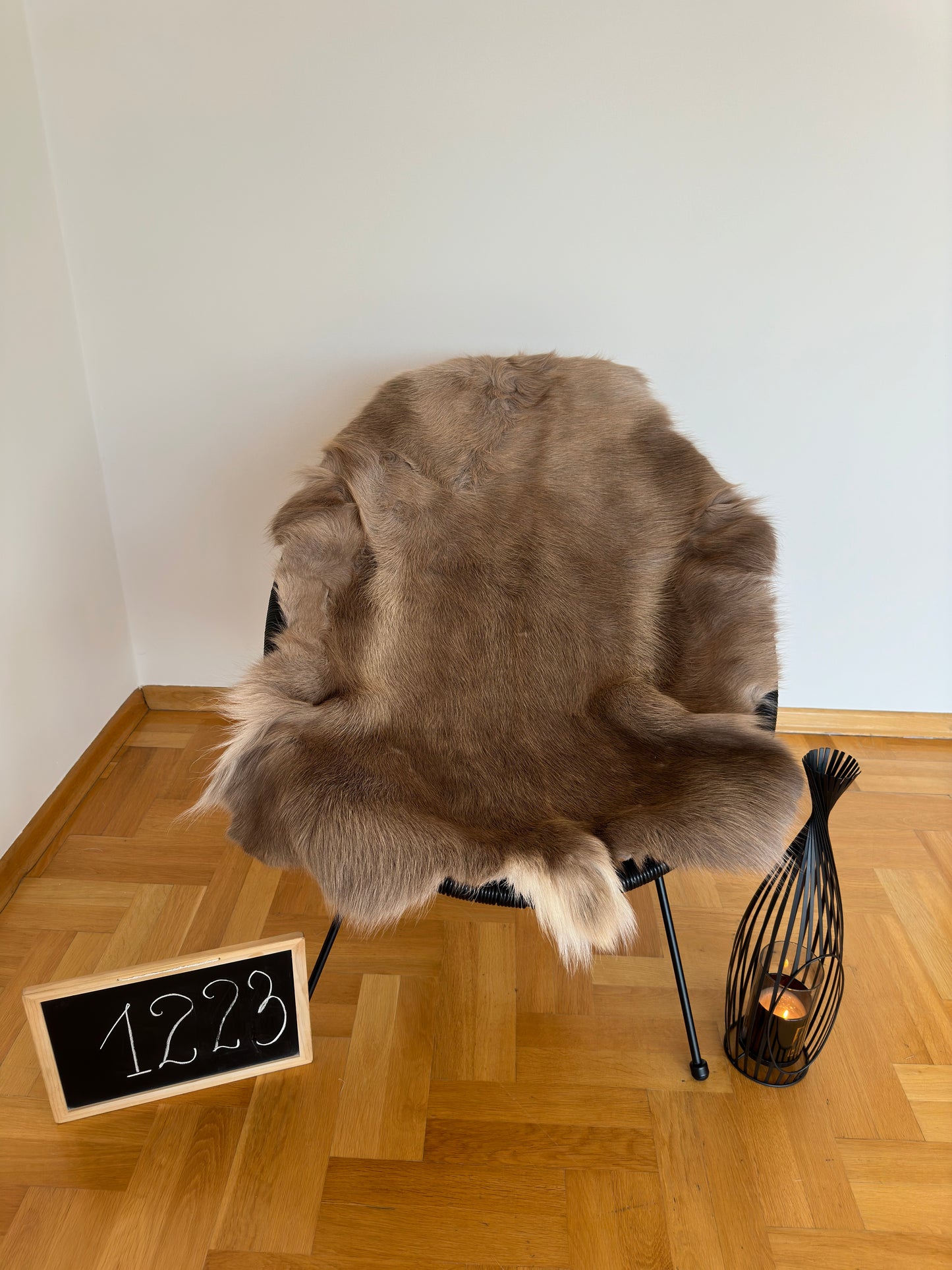 Luxurious Reindeer Hide Unique B Grade 122 x 86 cm Reindeer Skin #1223