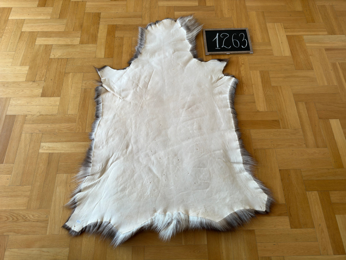 Luxurious Reindeer Hide Unique B Grade 142 x 104 cm Reindeer Skin #1263