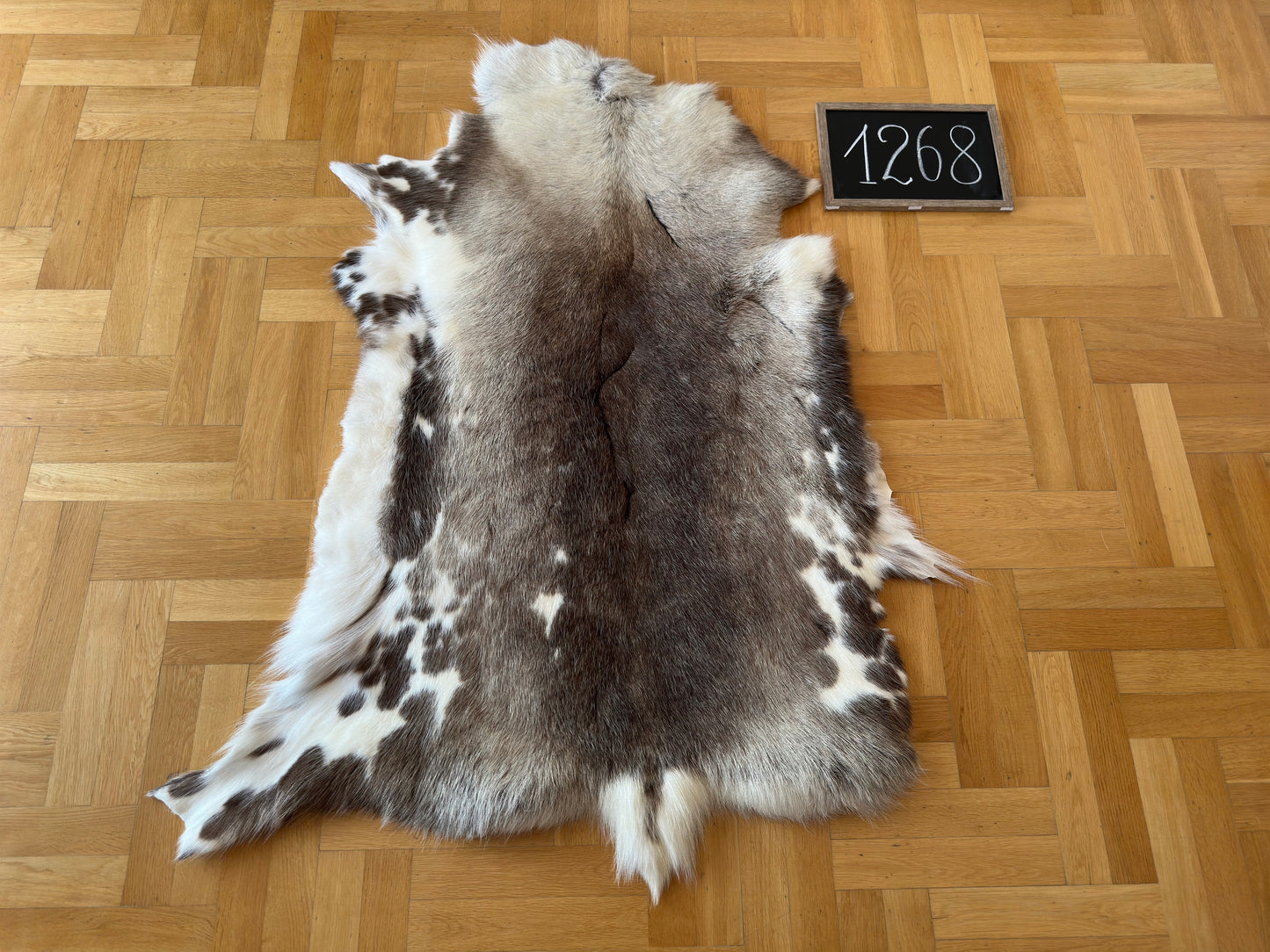 Rare Luxurious Reindeer Hide Unique B Grade 134 x 100 cm Reindeer Skin #1268