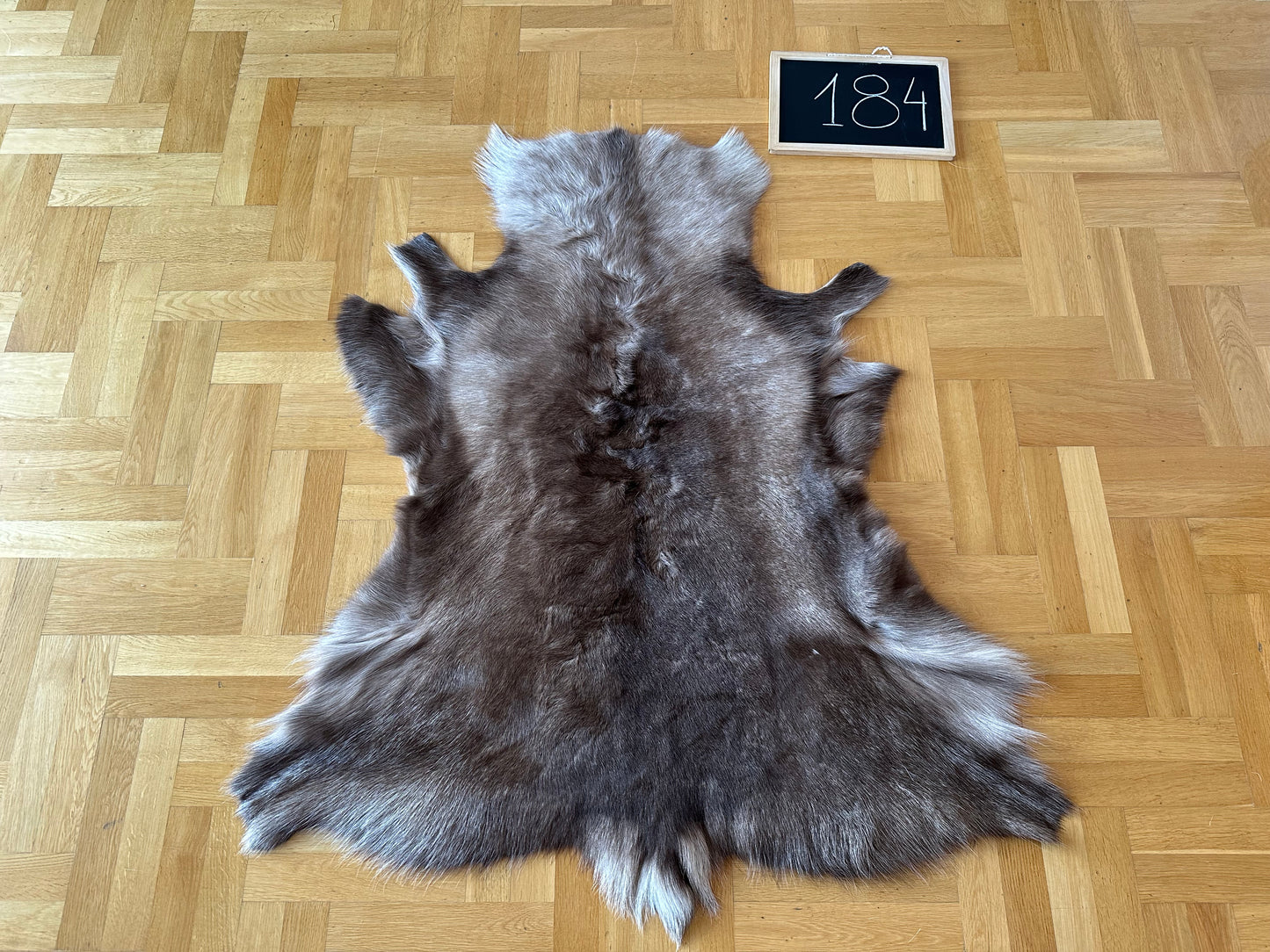 Luxurious Reindeer Hide Unique Giant Size 133 x 115 cm Reindeer Skin #184