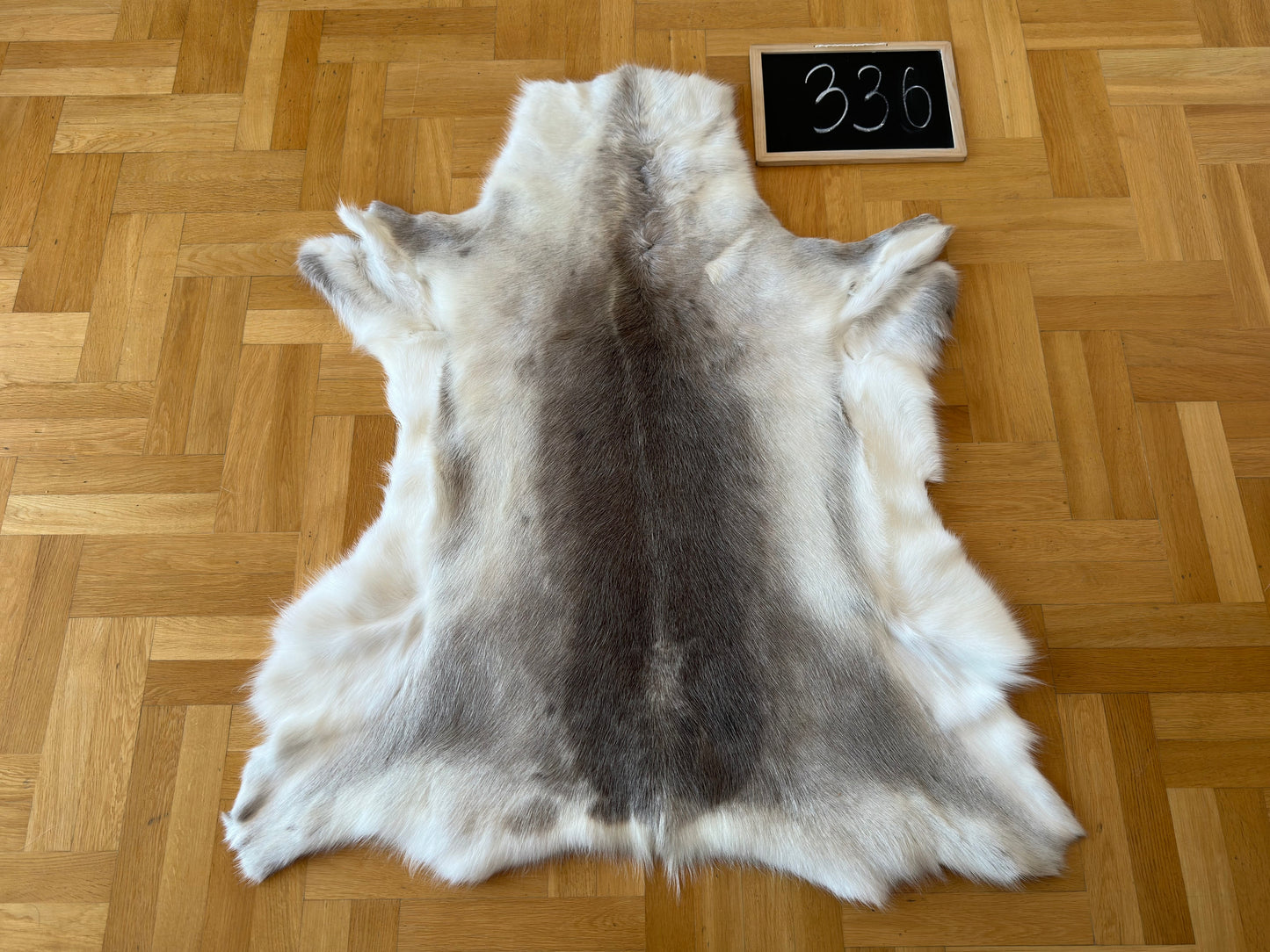 Reindeer Hide Giant 122x 106 cm Authentic Nordic Decor Reindeer Skin #336