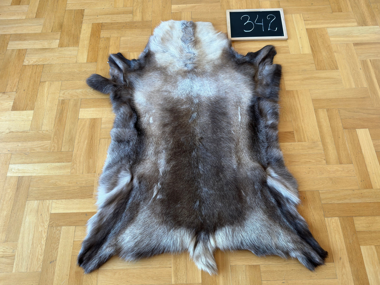 Luxurious Reindeer Hide Unique Giant Size 136 x 105 cm Reindeer Skin #342