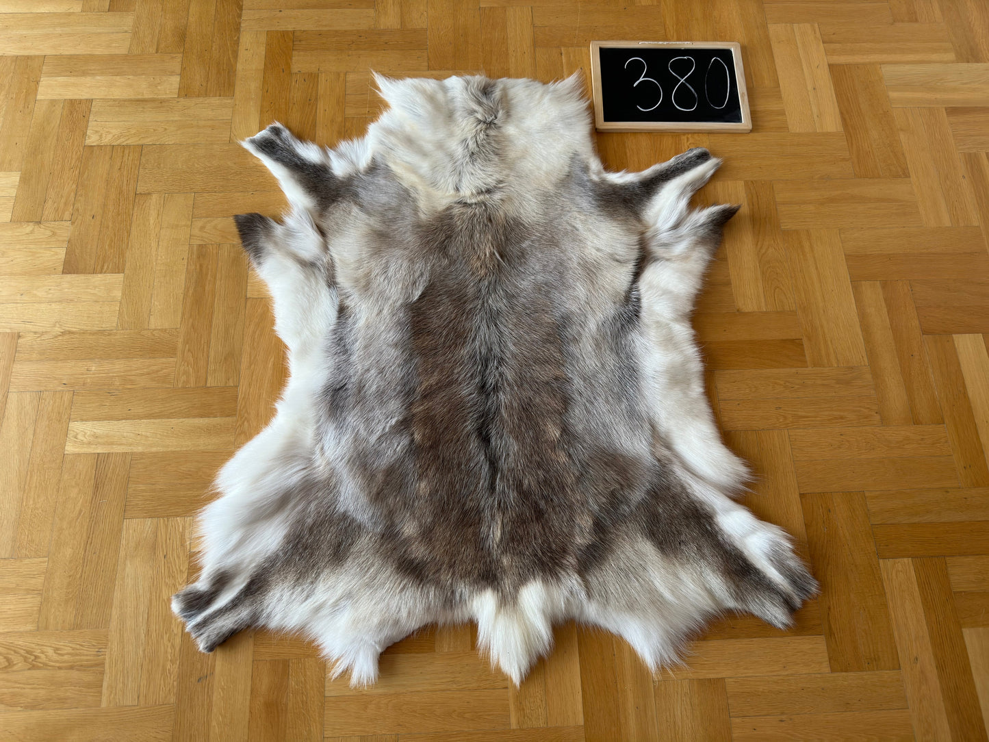 Reindeer Hide Giant 121 x 110 cm Authentic Nordic Decor Reindeer Skin #380