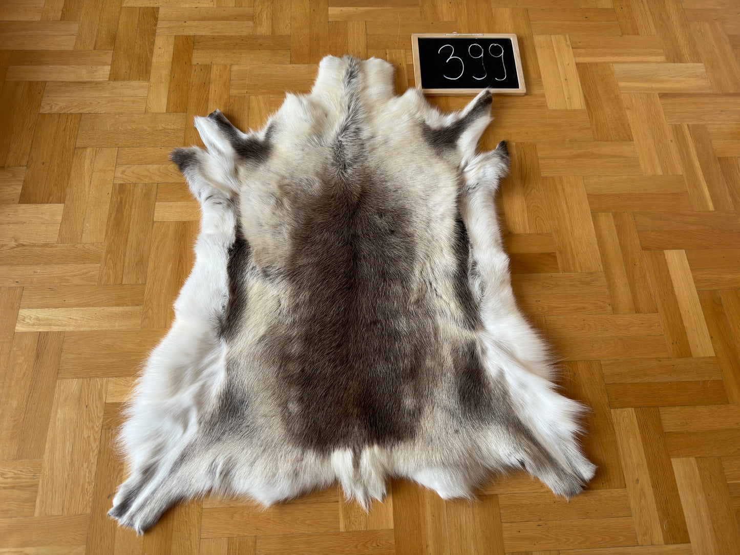 Luxurious Reindeer Hide Unique Giant Size 128 x 110 cm Reindeer Skin #399