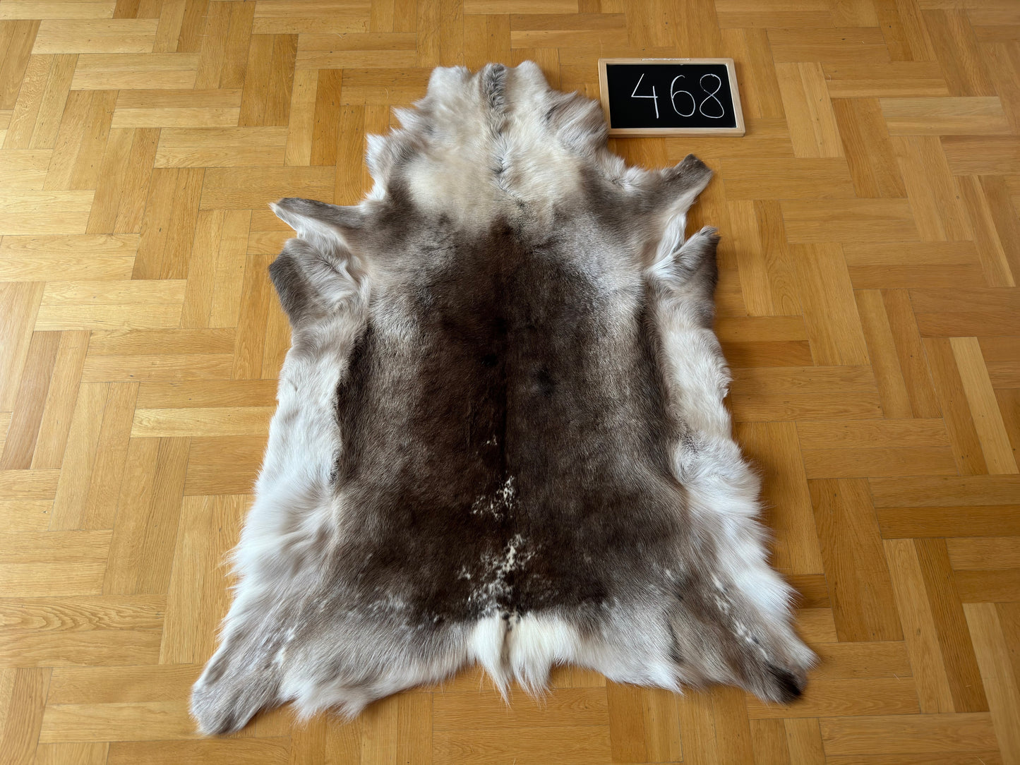 Reindeer Hide Giant 140 x 108 cm Authentic Nordic Decor Reindeer Skin #468