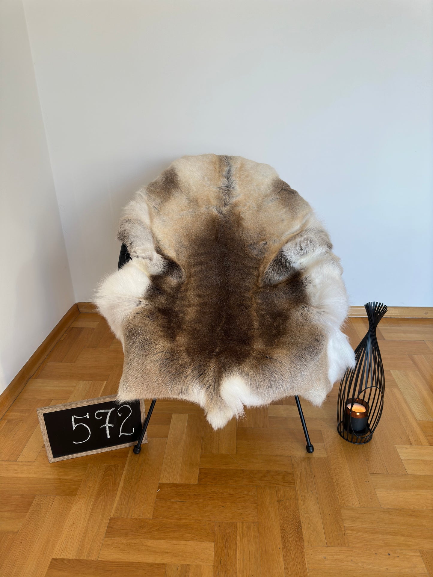 Reindeer Hide Giant 135 x 107 cm Authentic Nordic Decor #572